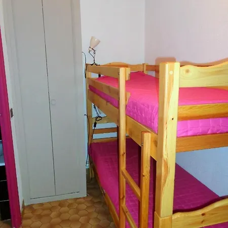 Bord De Avec Parking 아파트 세테