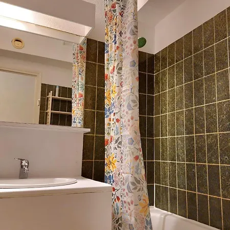 Bord De Avec Parking 아파트 세테