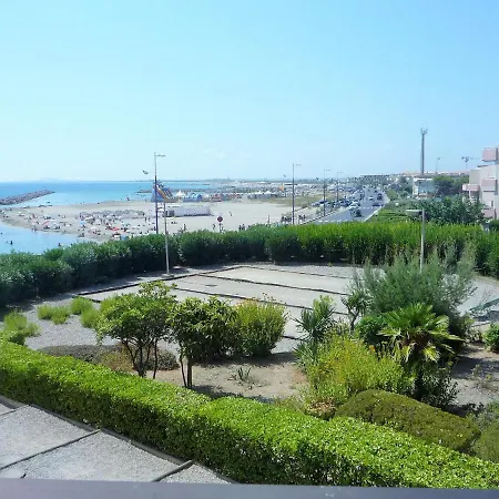 Apartment Bord De Avec Parking
