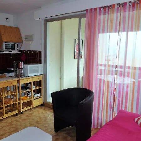 Bord De Avec Parking Apartment