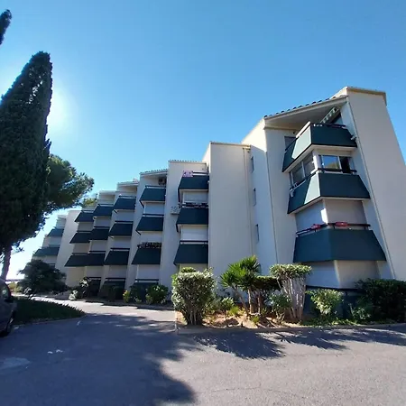 Bord De Avec Parking Sète